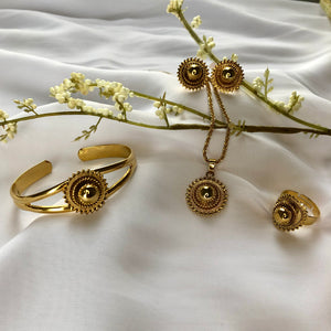 Traditional Sets ፭