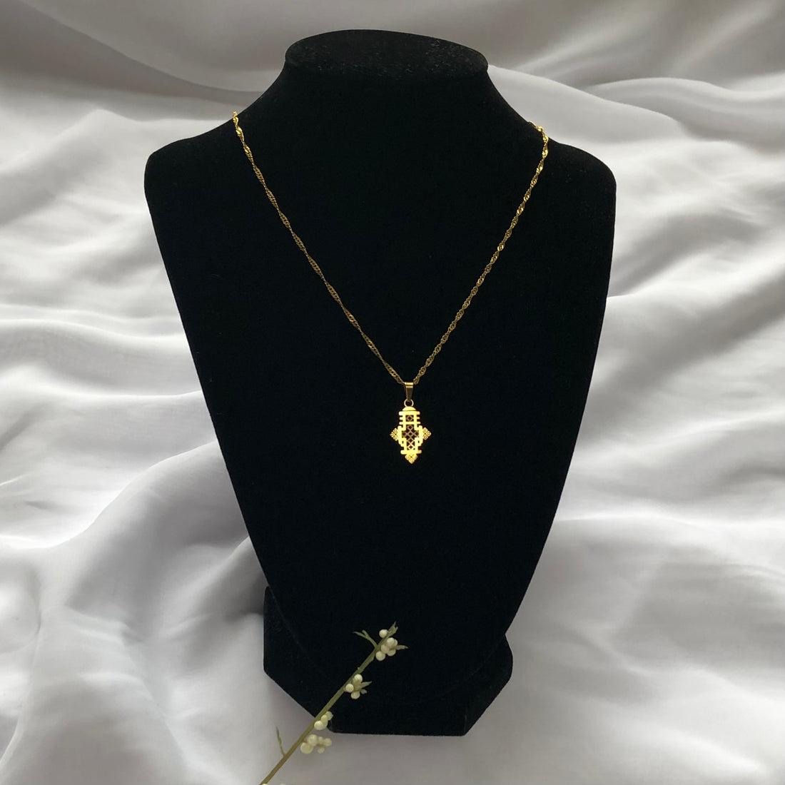 Petite Cross